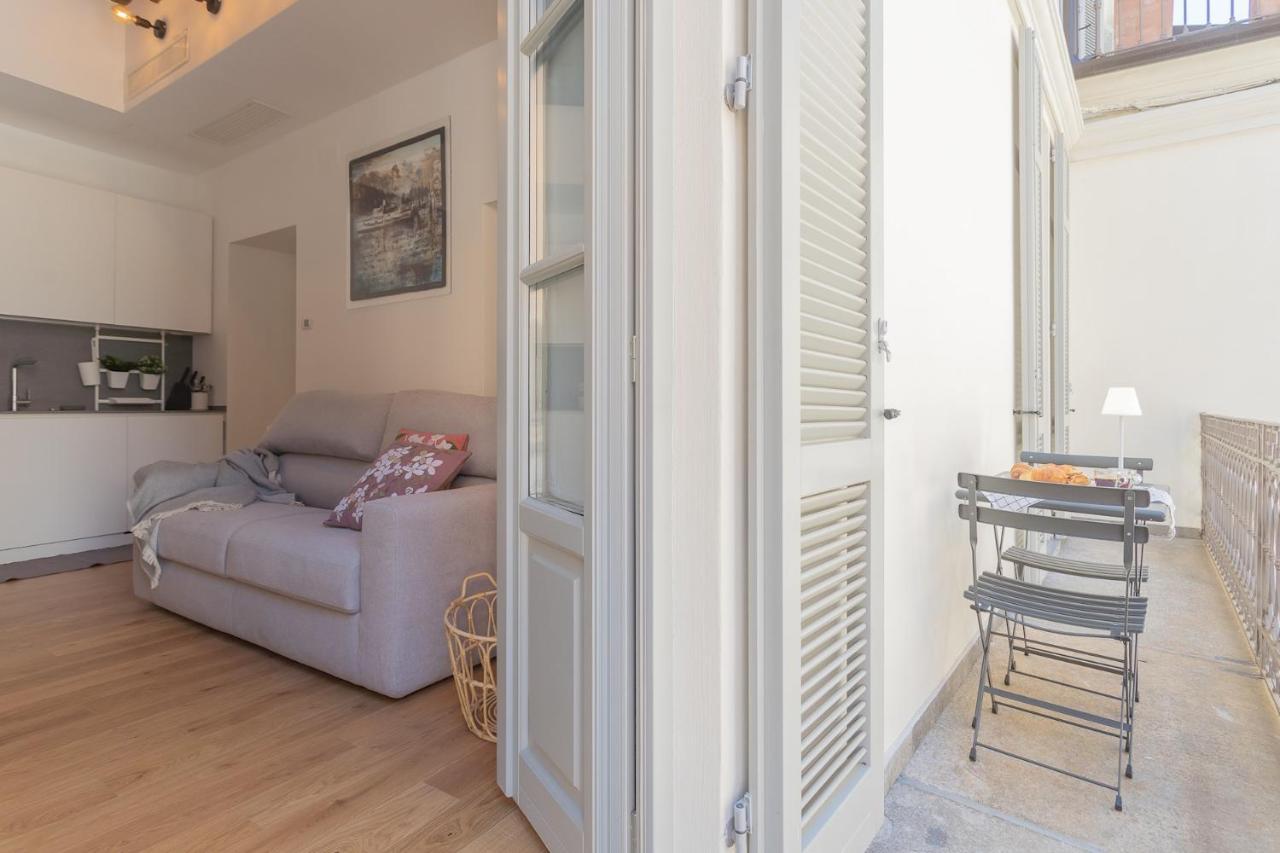 Independence Apartment With Balcony By Rent All Como Exteriör bild