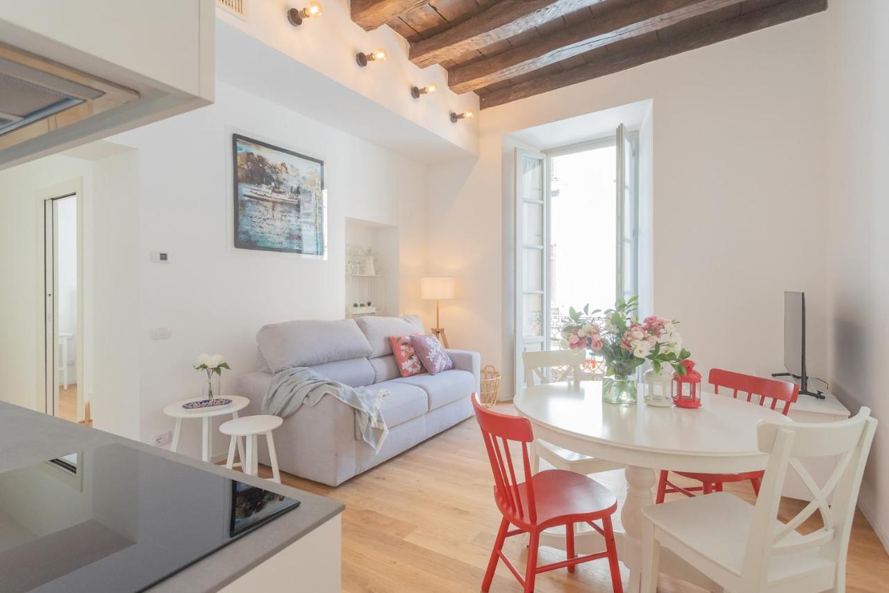 Independence Apartment With Balcony By Rent All Como Exteriör bild